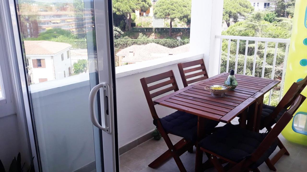 One Bedroom Flat In Fenals Lloret De Mar For 4 People Экстерьер фото