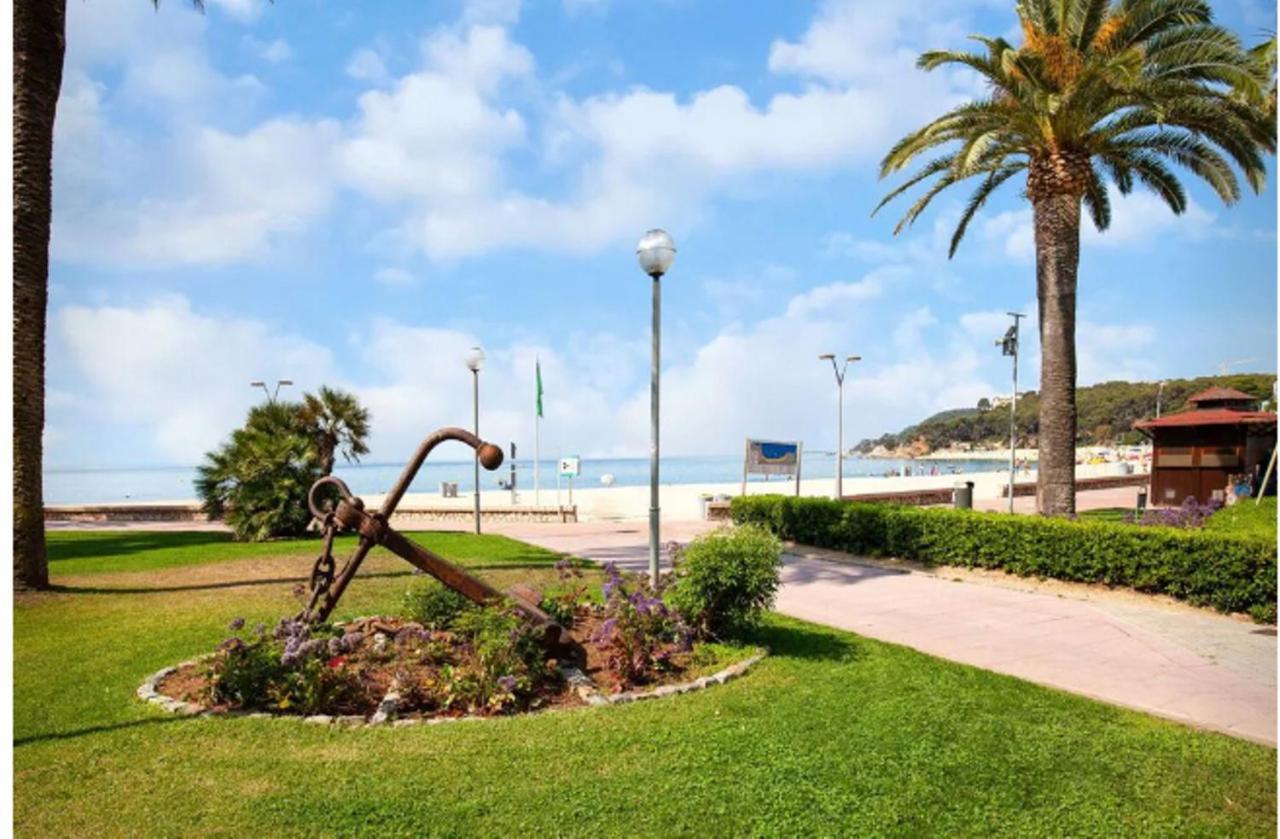 One Bedroom Flat In Fenals Lloret De Mar For 4 People Экстерьер фото